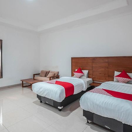 Super Oyo 686 Bunga Karang Hotel Bekasi Exteriér fotografie