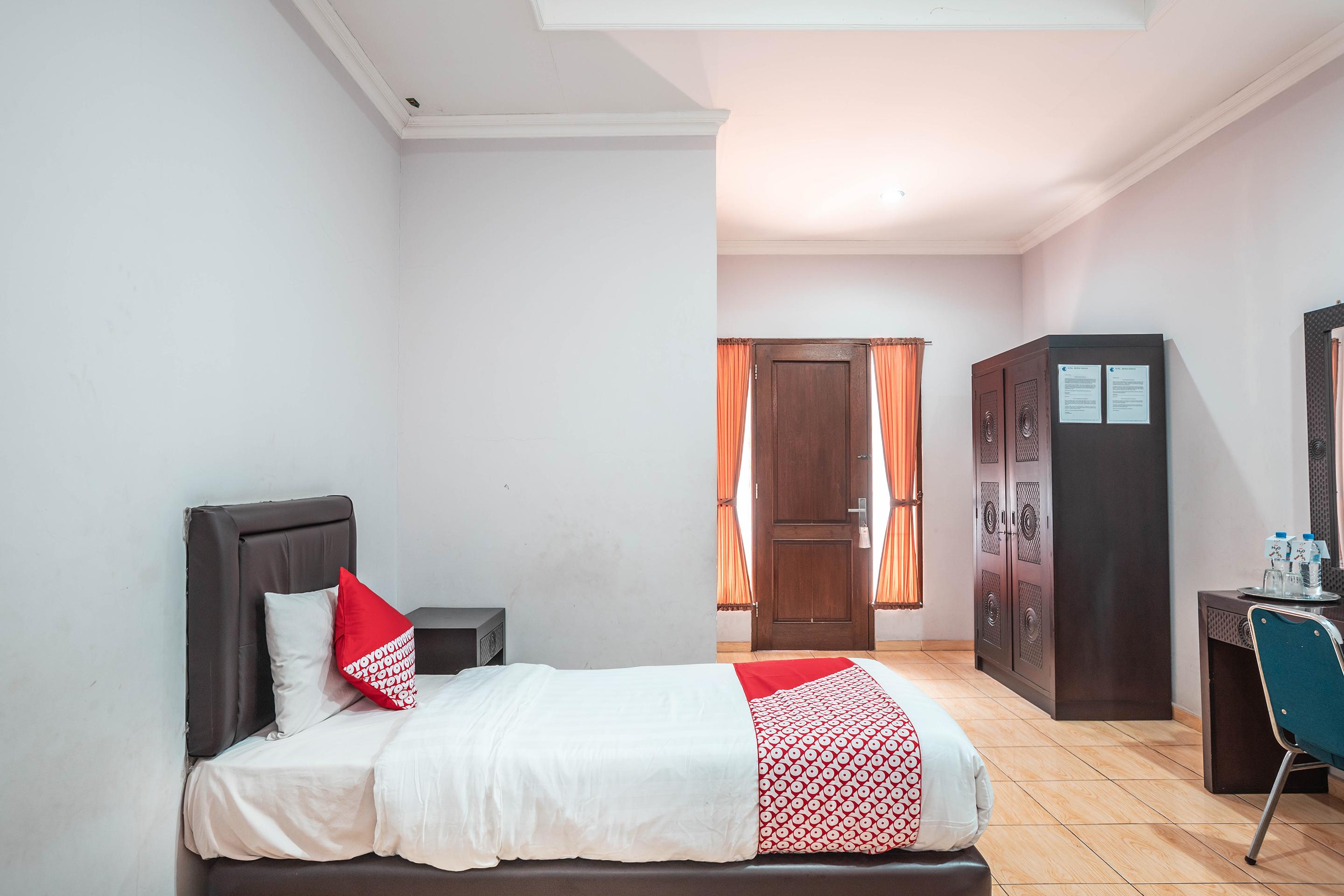 Super Oyo 686 Bunga Karang Hotel Bekasi Exteriér fotografie