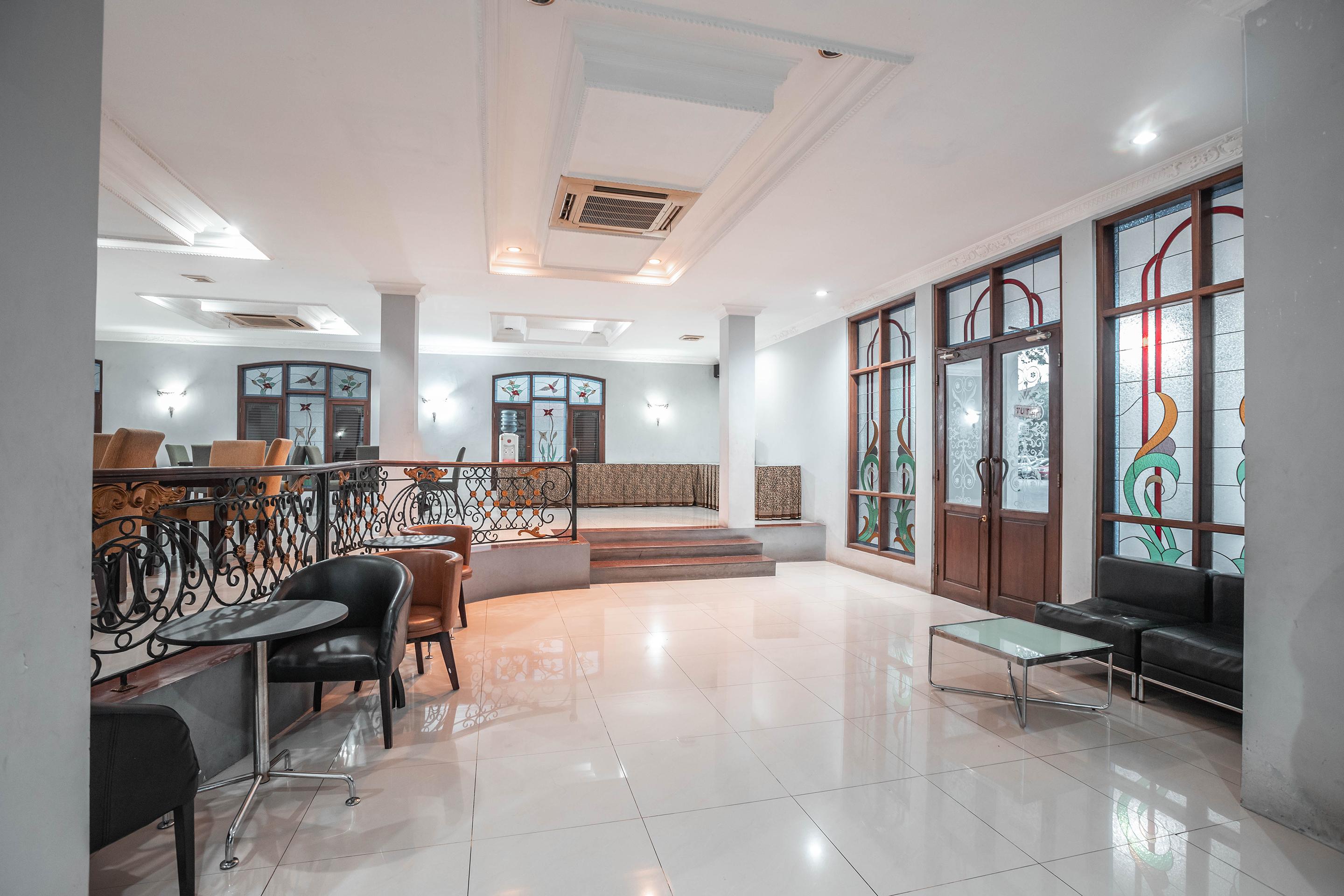 Super Oyo 686 Bunga Karang Hotel Bekasi Exteriér fotografie