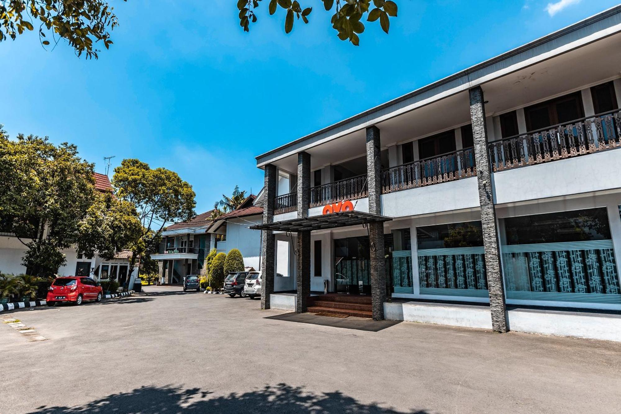 Super Oyo 686 Bunga Karang Hotel Bekasi Exteriér fotografie