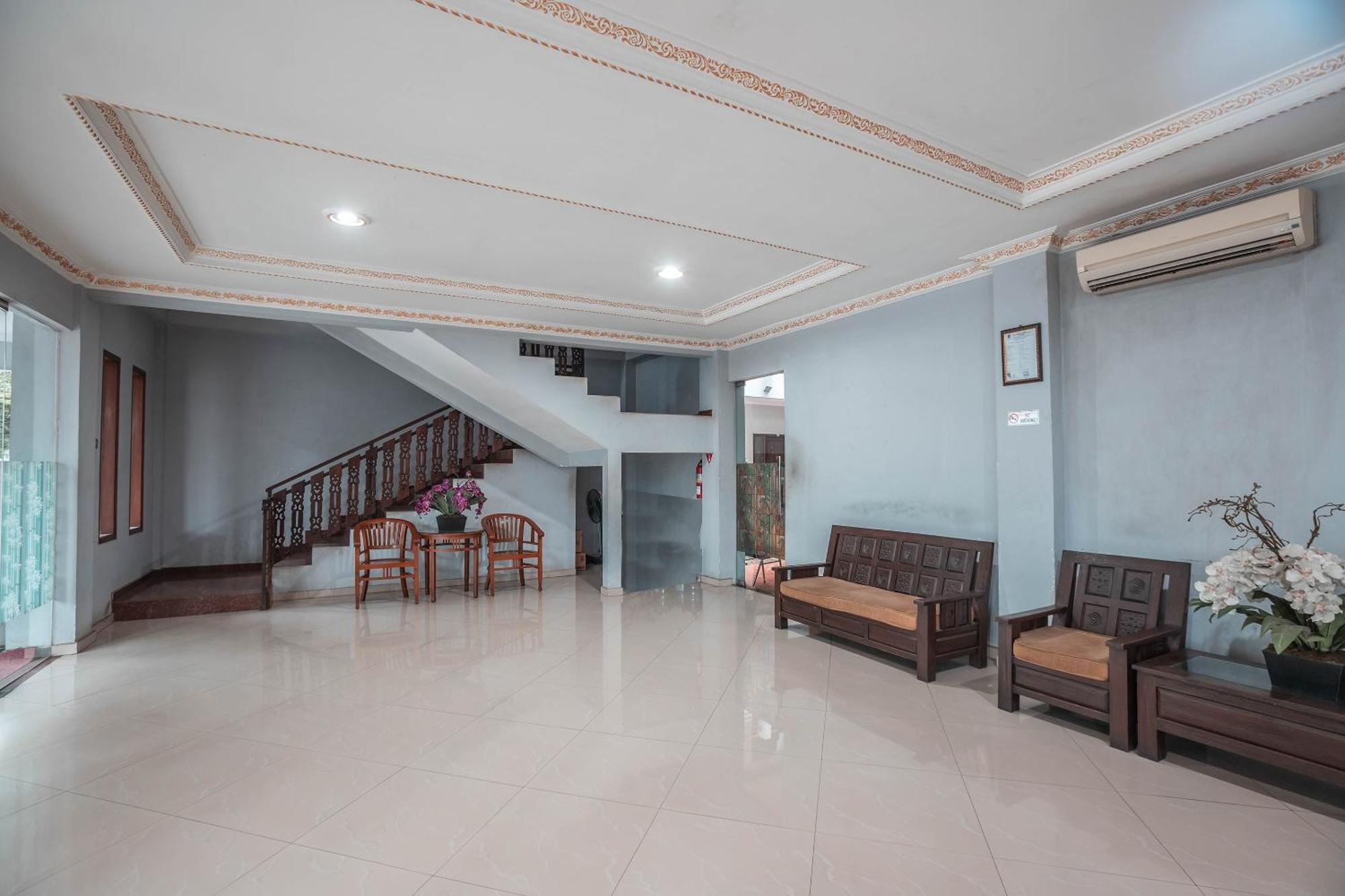 Super Oyo 686 Bunga Karang Hotel Bekasi Exteriér fotografie