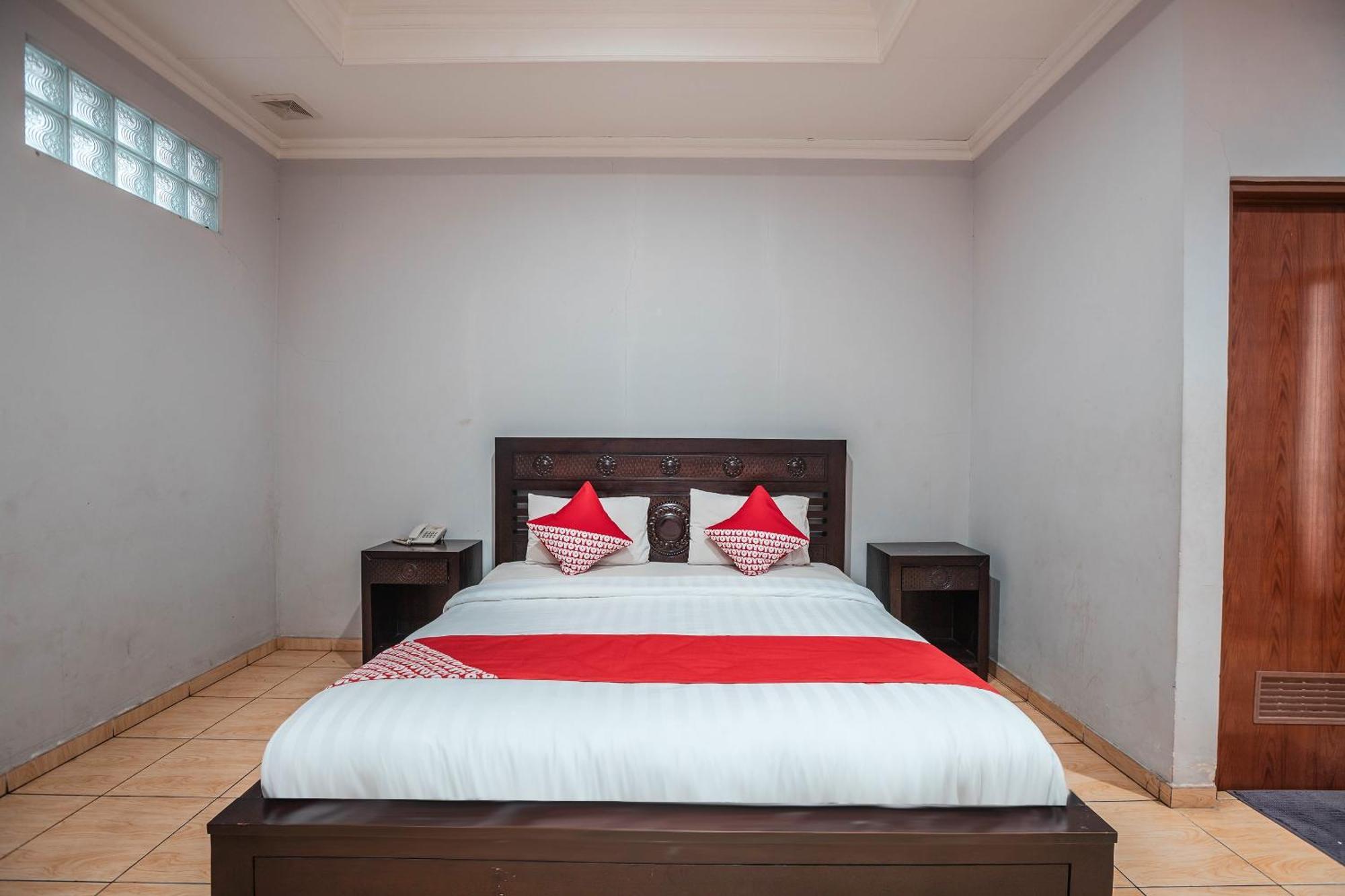 Super Oyo 686 Bunga Karang Hotel Bekasi Exteriér fotografie